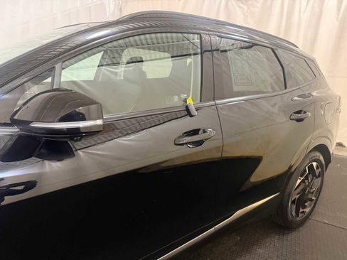 Used 2024 Kia Sportage SX image 7