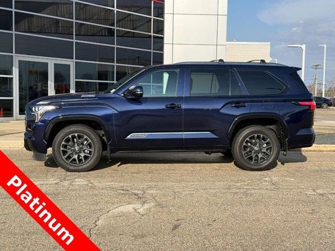 Used 2025 Toyota Sequoia Platinum AWD/4WD image 6
