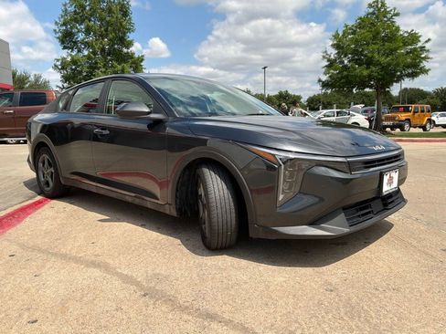 Used 2025 Kia K4 FWD image 4