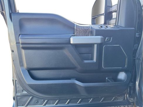 Used 2019 Ford F250 Lariat w/ Lariat Ultimate Package image 24