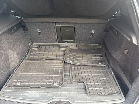 Used 2019 Volvo XC40 T5 Momentum AWD/4WD image 30