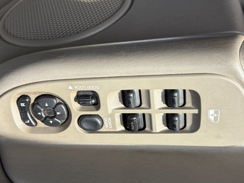 Used 2004 Dodge Ram 1500 Truck SLT w/ Light Group image 8