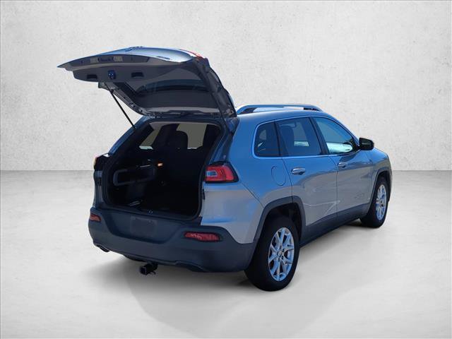 Used 2015 Jeep Cherokee Latitude FWD image 10