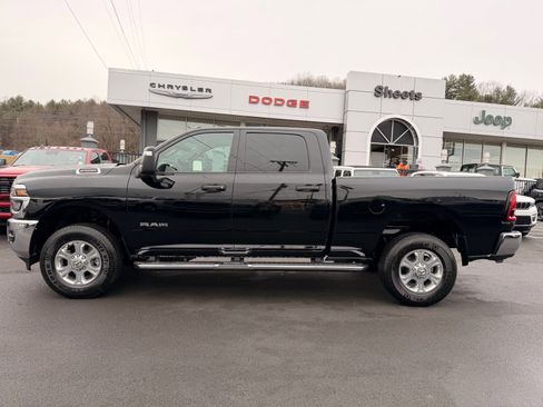 New 2026 RAM 2500 Big Horn AWD/4WD image 3