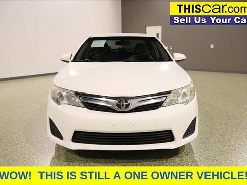 Used 2014 Toyota Camry LE image 2