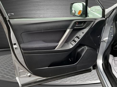 Used 2015 Subaru Forester 2.5i Premium image 19
