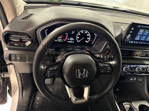 Used 2025 Honda Pilot EX-L image 19