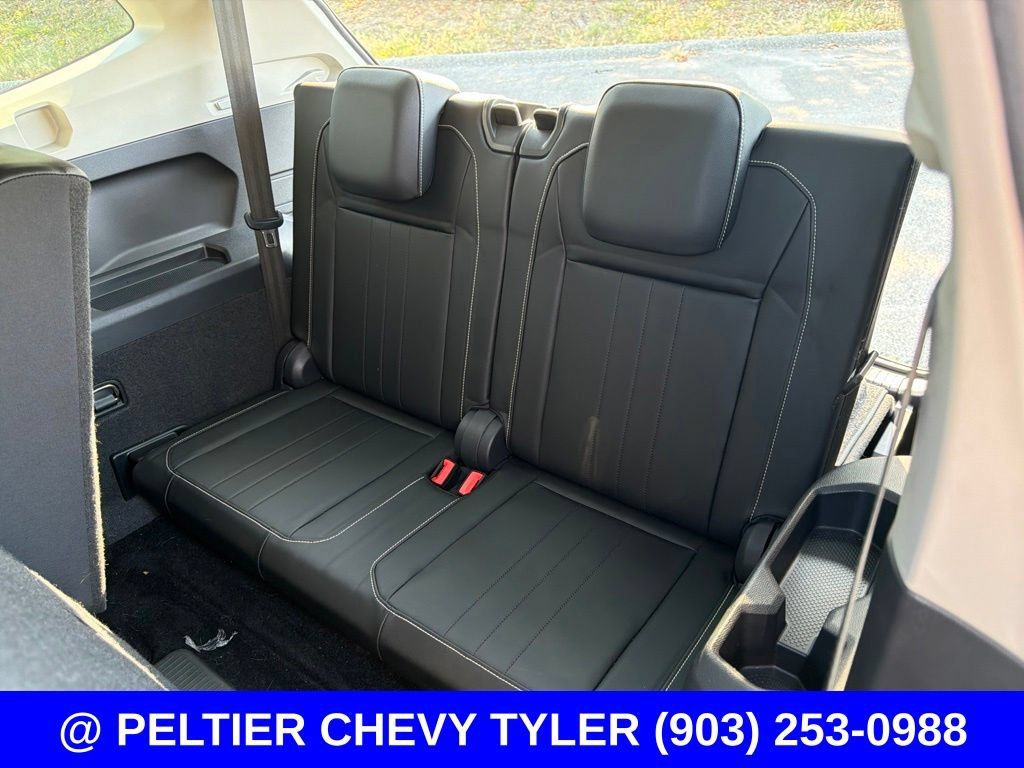 Used 2023 Volkswagen Tiguan SE w/ Panoramic Sunroof Package FWD image 21