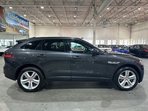 Used 2017 Jaguar F-PACE R-Sport image 3