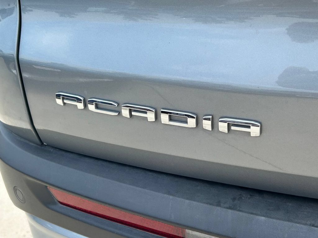 Used 2025 GMC Acadia Elevation FWD image 12