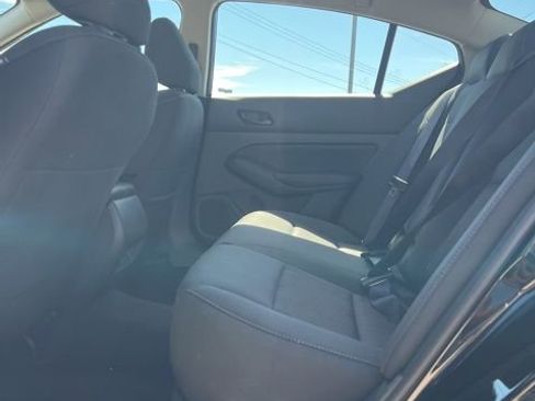 Used 2025 Nissan Altima 2.5 SV image 24