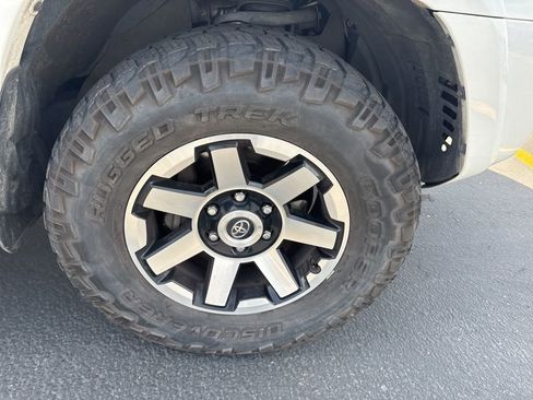 Used 2021 Toyota 4Runner TRD Off-Road Premium AWD/4WD image 9