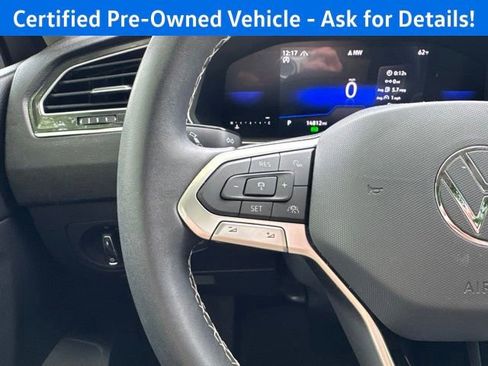 Certified 2023 Volkswagen Tiguan SE w/ Panoramic Sunroof Package AWD/4WD image 22