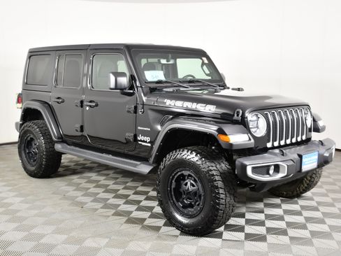 Used 2021 Jeep Wrangler Unlimited Sahara w/ Uconnect 4C Nav & Sound Group AWD/4WD image 4