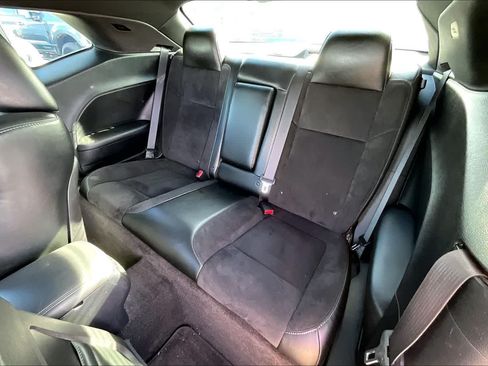 Used 2016 Dodge Challenger R/T Scat Pack RWD image 28