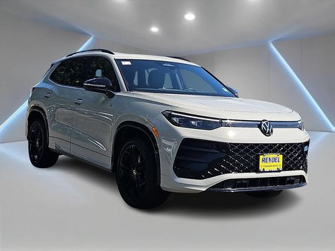 Used 2026 Volkswagen Tiguan SE R-Line AWD/4WD image 3