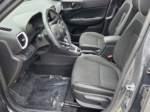 Used 2023 Hyundai Venue Limited w/ Cargo Package FWD image 10