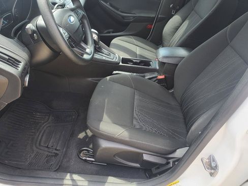 Used 2016 Ford Focus SE w/ Interior Protection Package FWD image 15