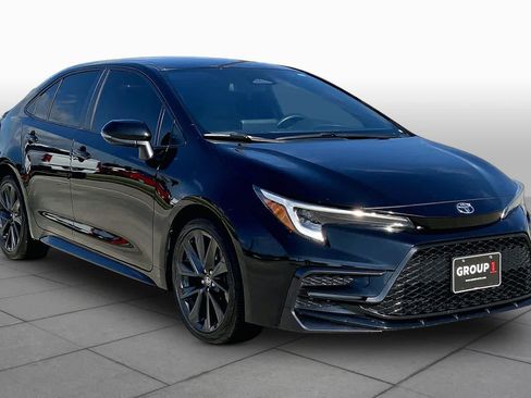 Used 2024 Toyota Corolla SE FWD image 3