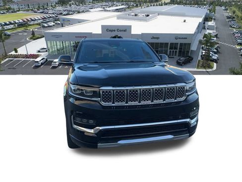 Used 2022 Jeep Grand Wagoneer Series III w/ Flexible Seating Group image 10