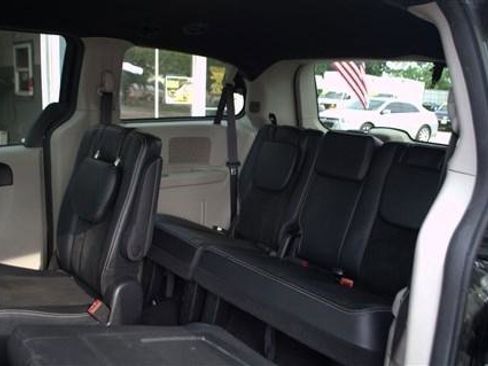 Used 2019 Dodge Grand Caravan SXT FWD image 22