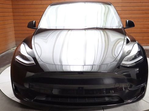 Used 2022 Tesla Model Y Performance image 12