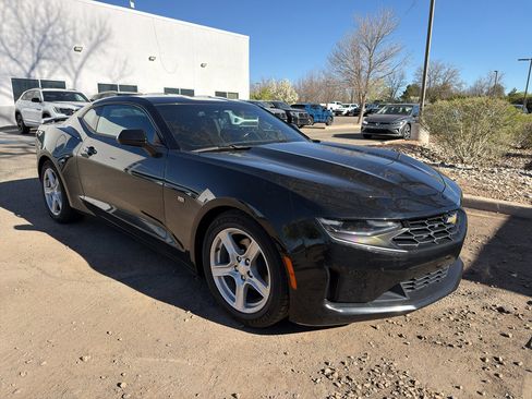 Used 2022 Chevrolet Camaro LT image 9