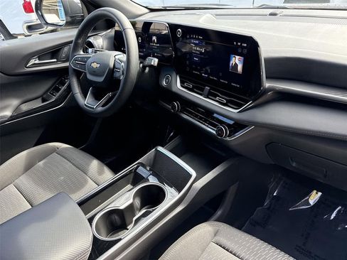 Used 2025 Chevrolet Equinox LT image 26