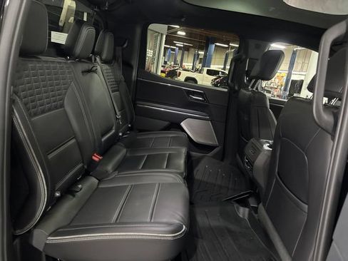 Used 2026 GMC Sierra EV Denali AWD/4WD image 32