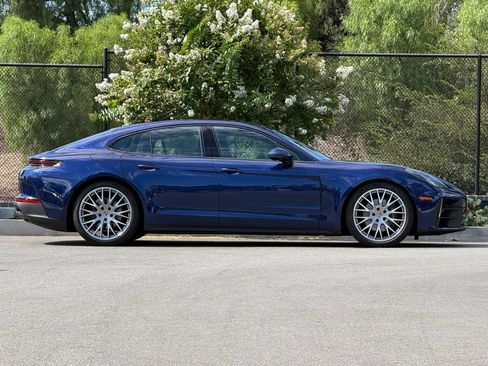 Used 2026 Porsche Panamera image 8
