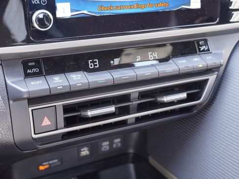 Used 2026 Toyota Camry SE w/ Convenience Package FWD image 24