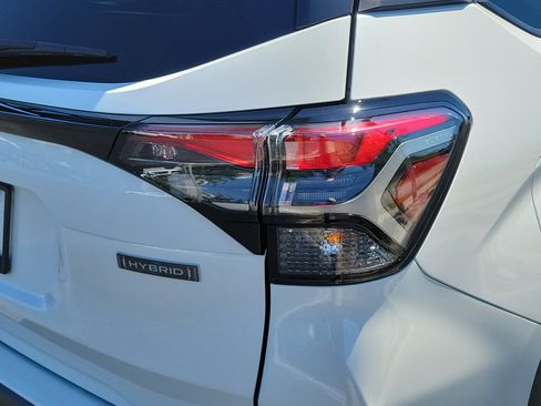 Certified 2025 Subaru Forester Touring AWD/4WD image 11