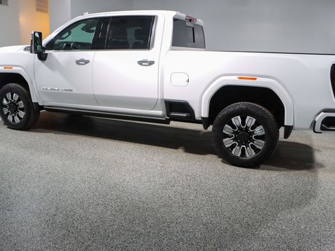 Used 2024 GMC Sierra 2500 Denali w/ Denali Reserve Package image 10