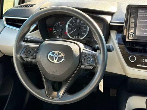 Used 2022 Toyota Corolla LE FWD image 13