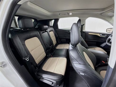 Used 2022 Ford Escape Titanium w/ Titanium Elite Package image 27