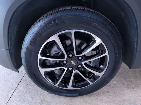 Used 2024 Chevrolet TrailBlazer LT w/ LT Cold Weather Package FWD image 11