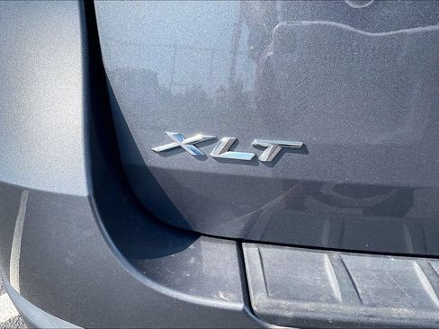 Used 2022 Ford Explorer XLT w/ Equipment Group 202A AWD/4WD image 8