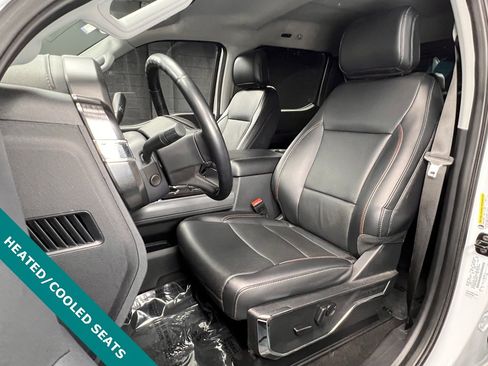 Used 2024 Ford F250 Lariat w/ Chrome Package image 3