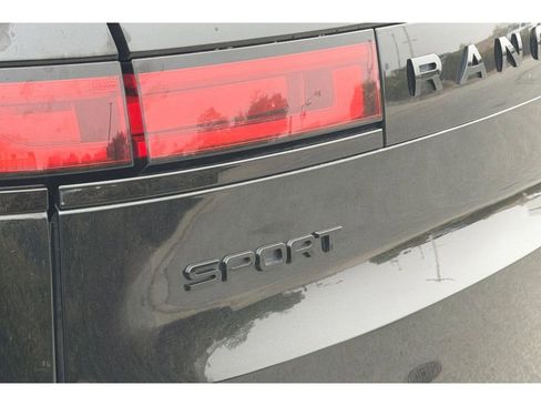 Used 2025 Land Rover Range Rover Sport SE AWD/4WD image 34