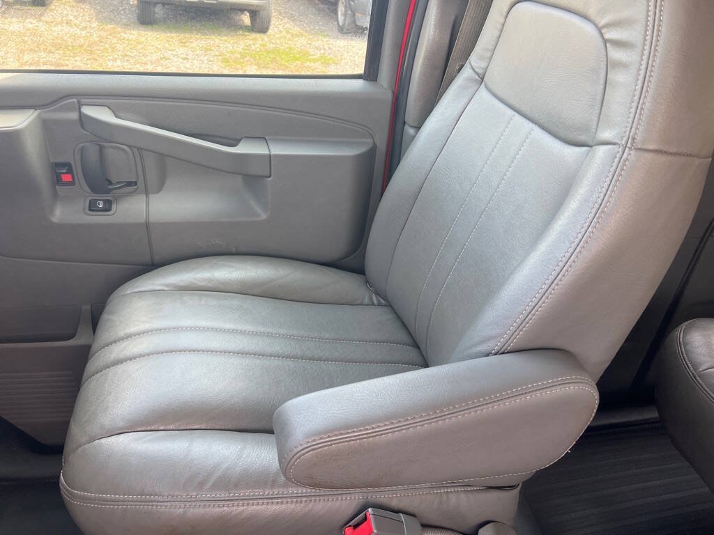 Used 2016 Chevrolet Express 3500 LS RWD image 13
