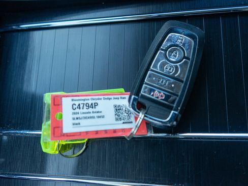 Used 2024 Lincoln Aviator Reserve image 33