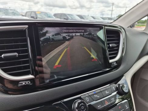 Used 2022 Chrysler Pacifica Touring-L FWD image 26