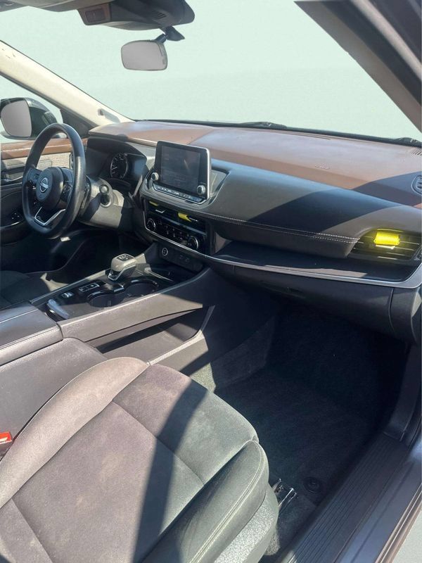 Used 2023 Nissan Rogue S FWD image 9