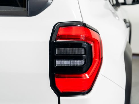 Used 2025 Toyota 4Runner TRD Off-Road image 12