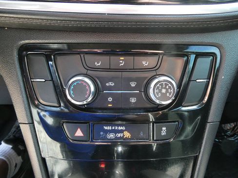 Used 2020 Buick Encore Preferred w/ Safety Package FWD image 20