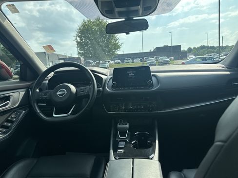 Certified 2023 Nissan Rogue SV w/ SV Premium B Package FWD image 19