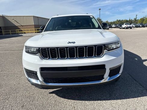 Used 2023 Jeep Grand Cherokee L Limited AWD/4WD image 3