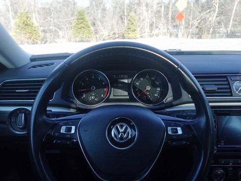 Used 2017 Volkswagen Passat 1.8T SE w/ SE Lighting Package image 23