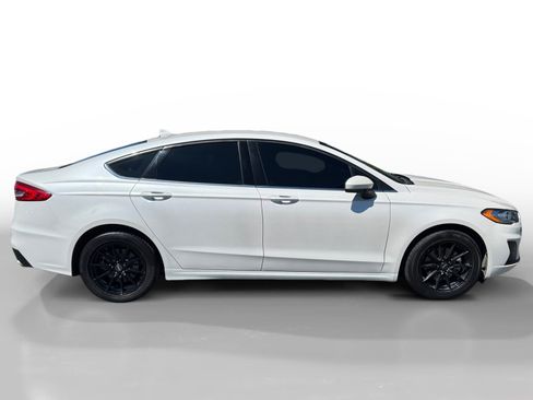 Used 2020 Ford Fusion SE FWD image 6