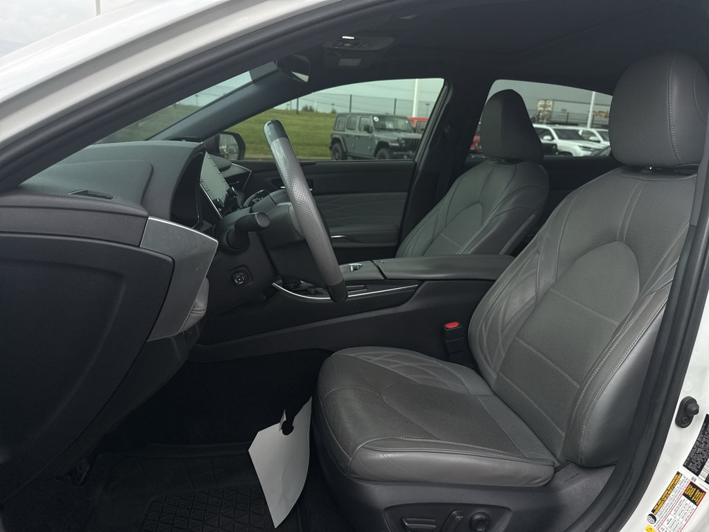 Used 2019 Toyota Avalon Limited w/ Advanced Safety Package FWD image 10
